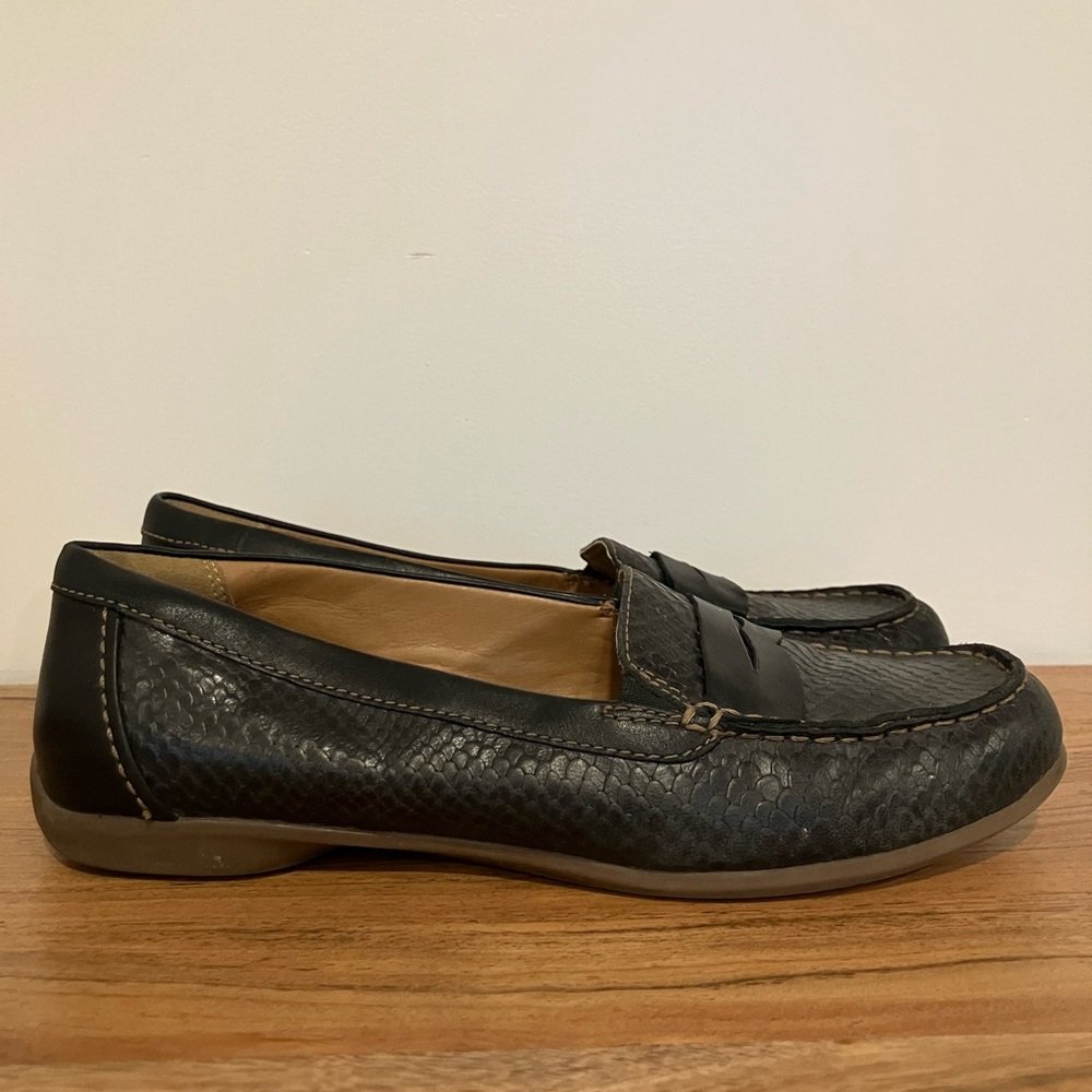 Clarks Pebbled Leather Penny Loafers | Comfort Sole | 8.5